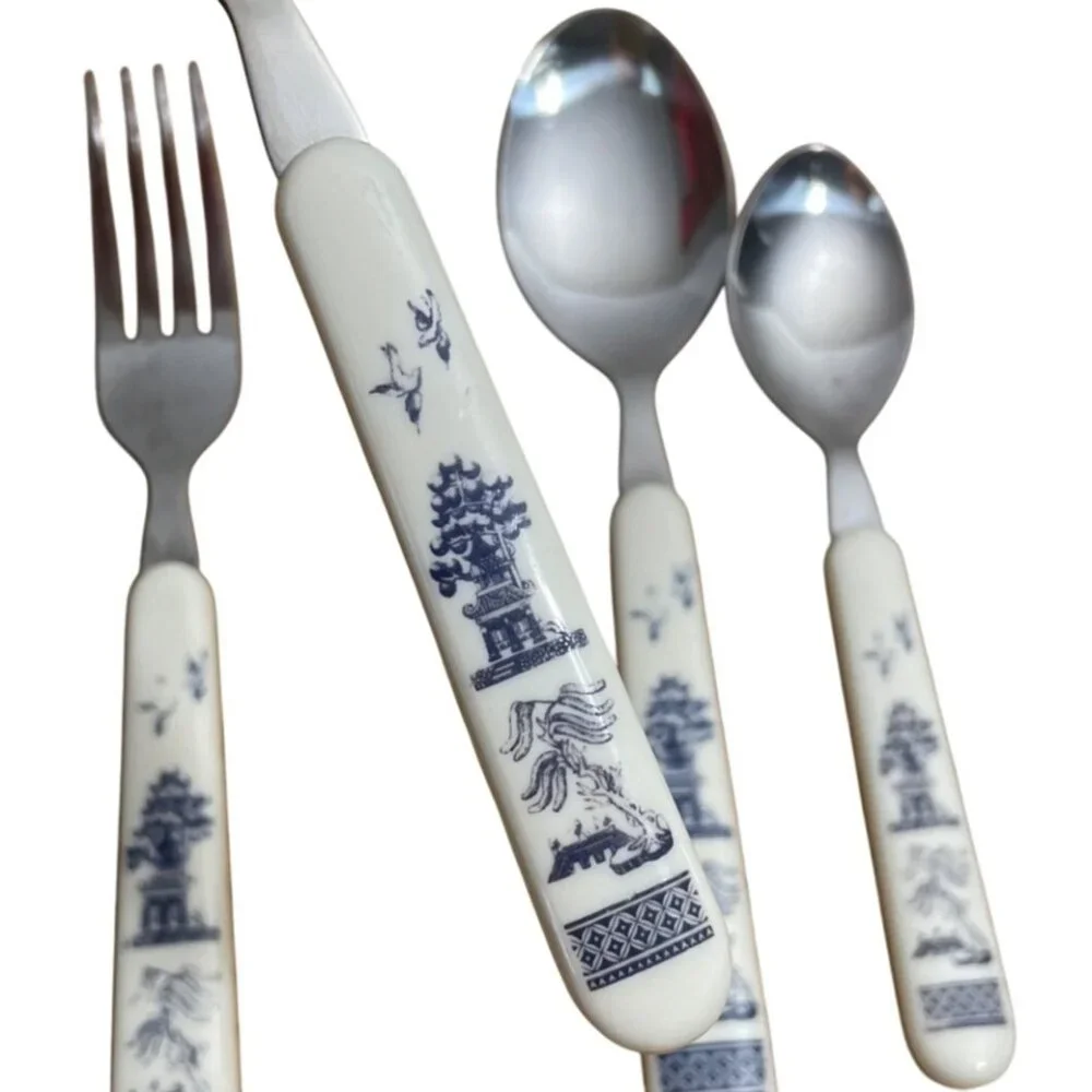 Vintage Blue Willow Pattern 4 Pc Place Setting Stainless Flatware Taiwan